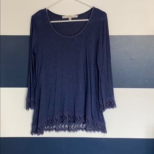 Long sleeve blue tunic with lace